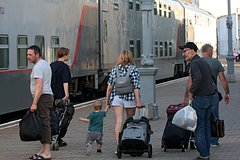 Названо количество задерживающихся на пути в Крым поездов