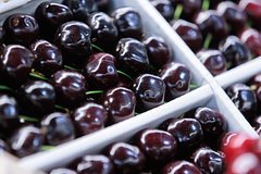 Названы признаки опасной для здоровья черешни