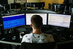 Названы российские вузы с самой высокой зарплатой выпускников-айтишников