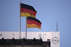 Немецкий сатирик предстанет перед судом после шутки о покушении на Трампа