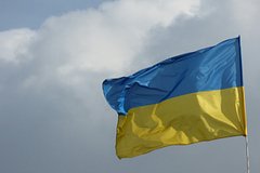 Несколько мужчин покинули Украину по документу с подписью российского императора