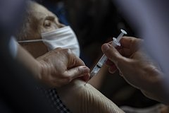 Оценена глобальная эффективность вакцинации от COVID-19