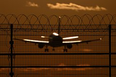 Ограничения на полеты ввели в двух столичных аэропортах