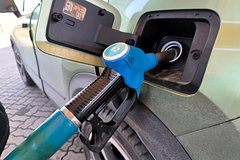 Оптовые цены на бензин в России выросли до максимума