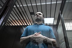 Осужденный за рекордную взятку экс-следователь задолжал приставам миллиарды рублей