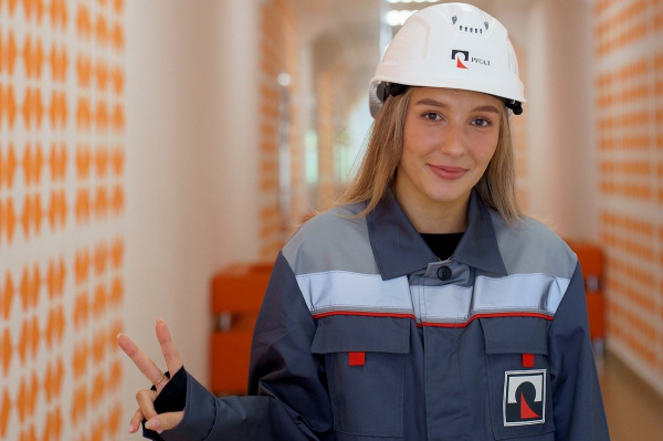 От сварщика до бармена. Как федеральный проект помогает крупным компаниям с кадрами