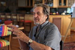 Отец Илона Маска заявил о неверии американцев телеканалам США