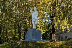 Памятнику революционеру в российском городе неожиданно поменяли облик