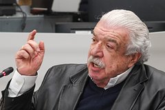 Первого заместителя гендиректора ТАСС освободили от должности. Военблогеры критиковали Гусмана за участие в форуме с Алиевым