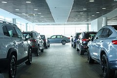 Поставки новых моделей в Россию рухнули