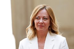 Премьер Италии закатила глаза после слов Макрона