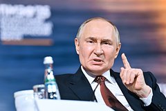 Путин ответил на вопрос об &laquo;убийстве&raquo; российской экономики словами Марка Твена