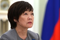 Путин принял в Кремле вдову убитого премьер-министра Японии. Она расплакалась во время встречи