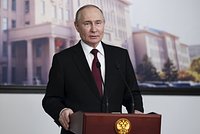 Путин принял в Кремле вдову убитого премьер-министра Японии. Она расплакалась во время встречи