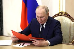 Путин рассказал о свободно говорящей на китайском языке внучке