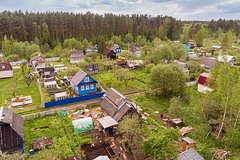 Россиян призвали расставить по даче металлические дуги