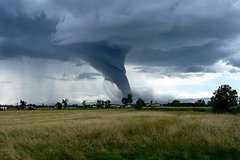 Россиянам назвали признаки приближения смерча