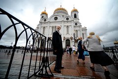 Россиянин влюбился во встреченную у храма девушку и потратил восемь лет на ее поиски