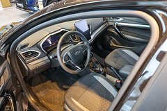 Россиянка добилась компенсации за низкое качество Lada Vesta