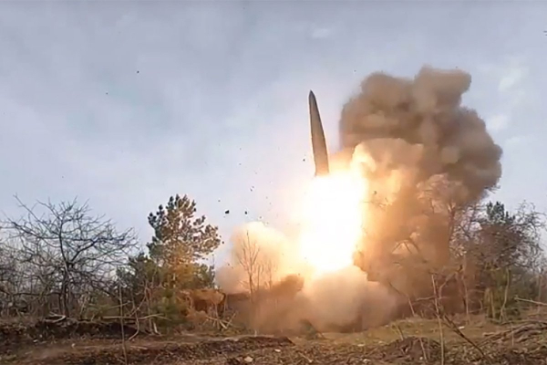 Российская армия атаковала аэродром под Черниговом. Ударом &laquo;Искандера&raquo; уничтожен один из двух вертолетов США Black Hawk