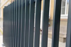 Российская компания разработала заборы из алюминия для ИЖС