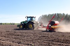 Российские производители сельхозтехники дождались помощи властей