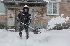 Российские регионы вновь засыпало снегом в преддверии лета