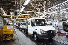 Российский автозавод объявил о переходе на четырехдневку
