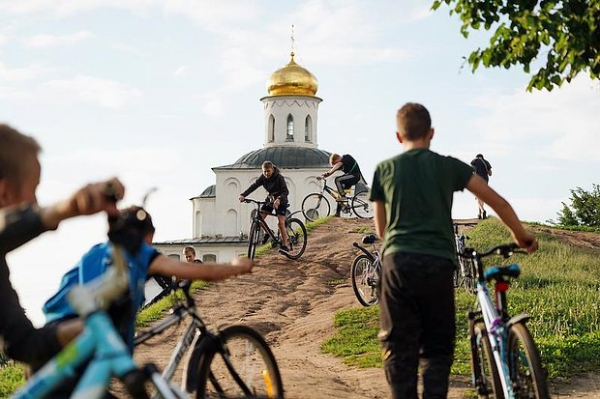 Рост пенсий, подорожание проезда и новые правила открытия счета в банке. Что изменится в жизни россиян с 1 августа?