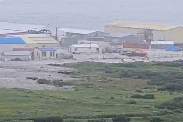 Рухнувший детсад, развалившийся аэропорт и затопленный завод: пугающие кадры с последствиями мощнейшего землетрясения на Камчатке