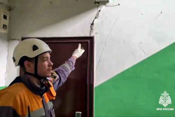 Рухнувший детсад, развалившийся аэропорт и затопленный завод: пугающие кадры с последствиями мощнейшего землетрясения на Камчатке