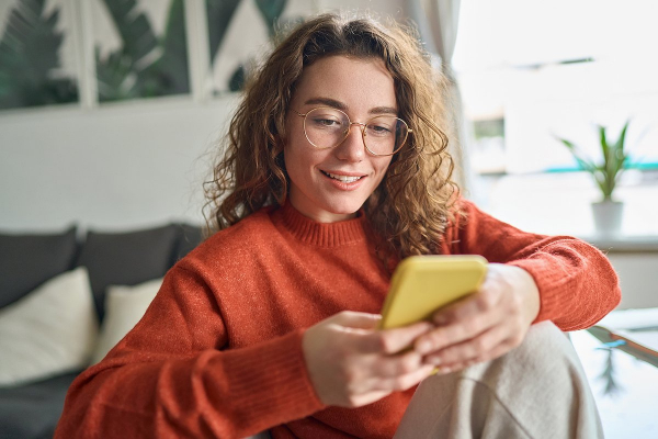 С доставкой на дом. Билайн начал продажу сим-карт в &laquo;Самокате&raquo;