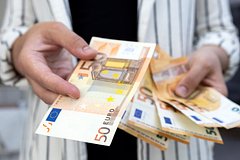 Шансы евро стать реальной альтернативой доллару оценили