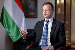 Сийярто раскритиковал план отказа от энергоресурсов из России