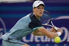 Синнер обыграл Джоковича и впервые в карьере вышел в финал &laquo;Ролан Гаррос&raquo;