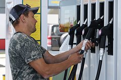 Составлен рейтинг европейских стран по доступности бензина. Сколько топлива может купить россиянин на свою зарплату?