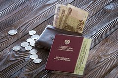Средняя пенсия женщин в России превысила размер выплат мужчинам