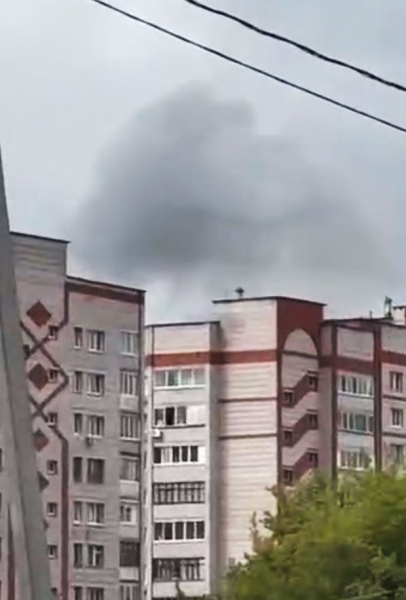 &laquo;Так страшно!&raquo; Тяжелые дроны ВСУ атаковали предприятие в Ижевске.  Мощный пожар попал на видео
