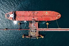 Танкеры с российской нефтью застряли у берегов ее крупнейшего покупателя