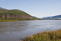 Течение реки Индигирки поставило под угрозу существование нескольких поселений