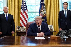 Трамп назвал цель переброса атомных подлодок