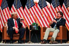 Трамп назвал Такера Карлсона чокнутым