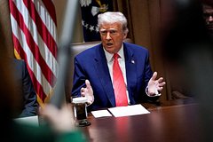 Трамп поручил своим чиновникам встретиться с представителями Ирана