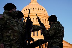 Трамп разочаровался в Путине. Он пообещал Зеленскому столько военной помощи, сколько США смогут позволить