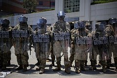 Трамп решил удвоить количество солдат Нацгвардии в Лос-Анджелесе после критики губернатора