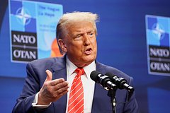 Трамп запросил у конгресса США триллион долларов на военные расходы