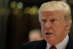 Трампа осудили за решение поставлять оружие Украине