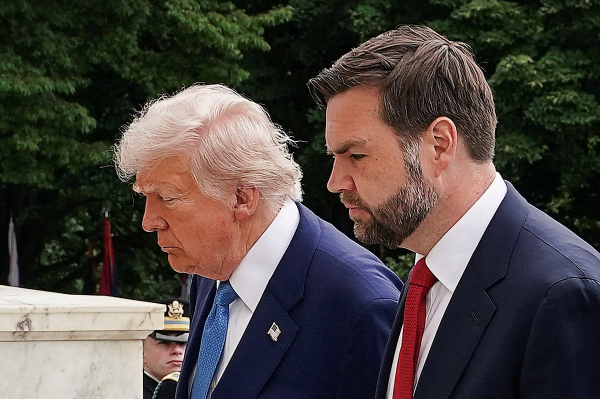 &laquo;Убирайтесь оттуда к черту!&raquo; Вэнс провозгласил &laquo;доктрину Трампа&raquo; во внешней политике. Чем это угрожает России?