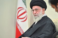 Укрывшийся в бункере верховный лидер Ирана назвал имена преемников