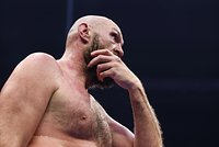 Усик вернул себе звание абсолютного чемпиона мира по боксу. Тяжеловес отправил британца Дюбуа в нокаут в пятом раунде